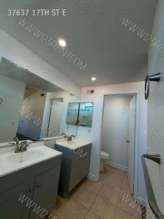 Building Photo - 37637 17th St E