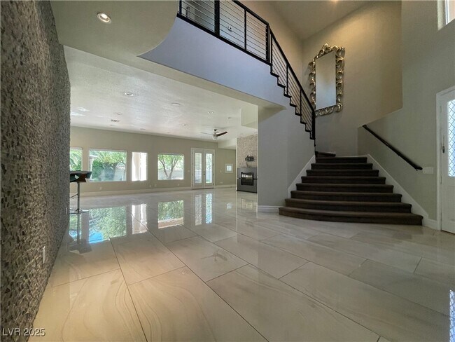 Building Photo - 2609 Sun Reef Rd