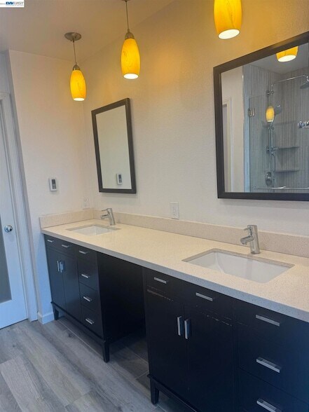 Building Photo - 3162 Golden Crest Common