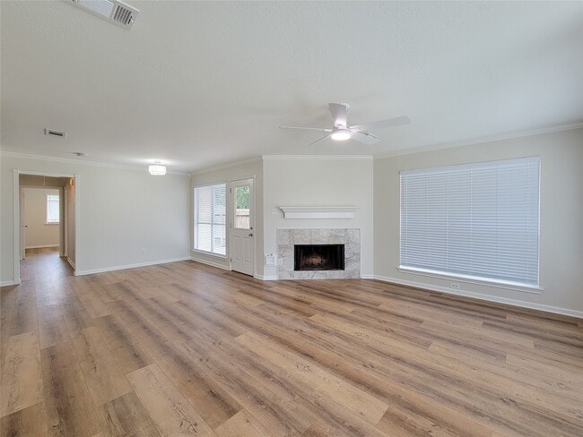 Building Photo - 3658 Villa Glen Dr