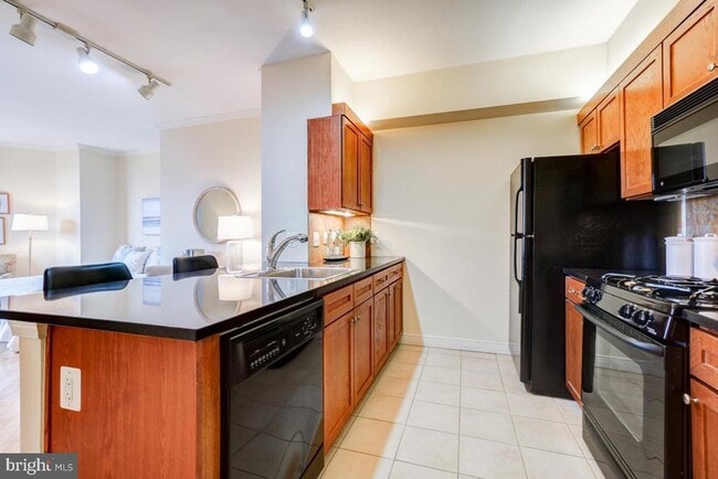 Building Photo - 631 D St NW