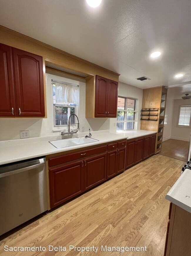 Building Photo - 3 br, 2 bath House - 2708 Riesling Way