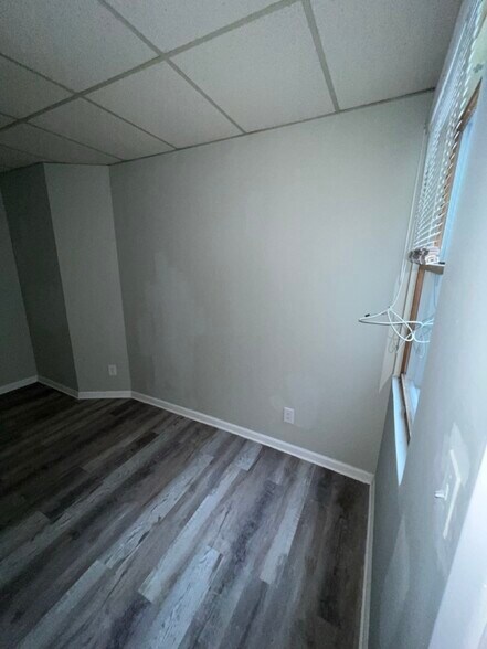 Building Photo - 308 Maple Ave