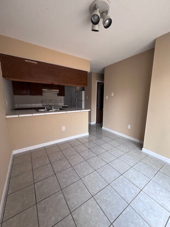 Building Photo - 710-712 Clinkscales Dr.