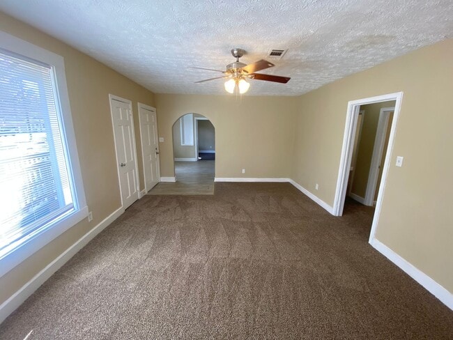 Building Photo - **Available Now**Remodeled Midtown Columbus, GA 3 Bedroom / 2 Bathroom Home for Rent***