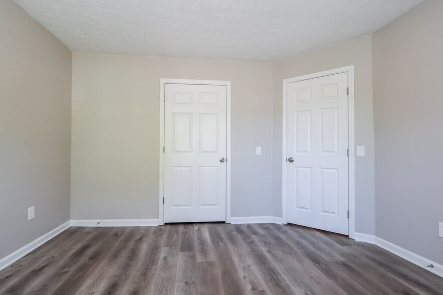 Building Photo - 830 Gateshead Ln