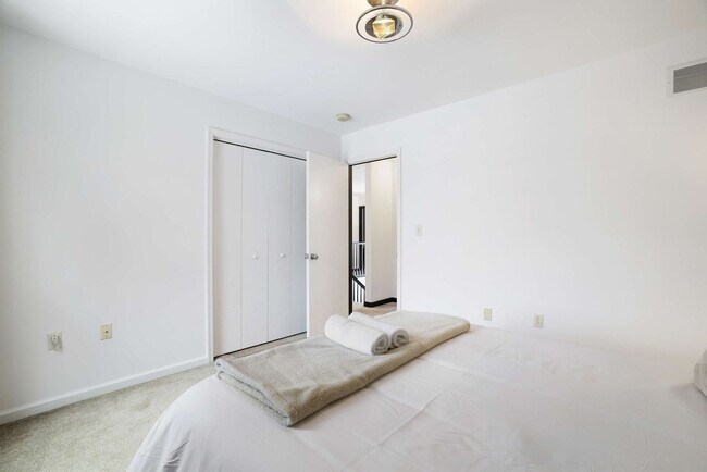 Building Photo - 153 Bull Run