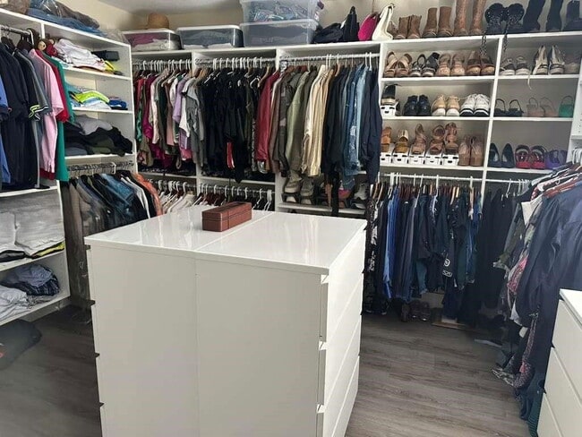 Building Photo - 1063 Sunflower Cir