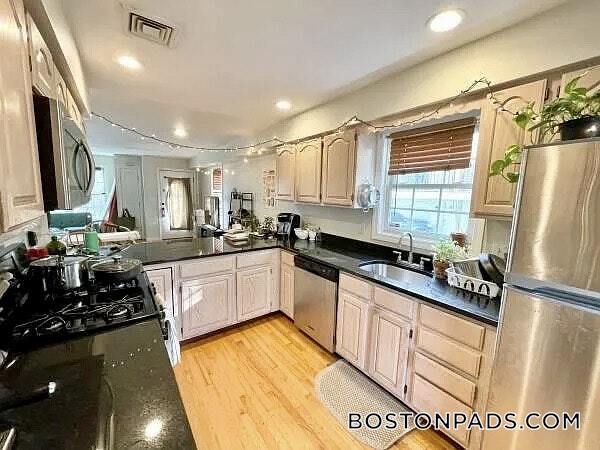 Building Photo - 6 Harleston St