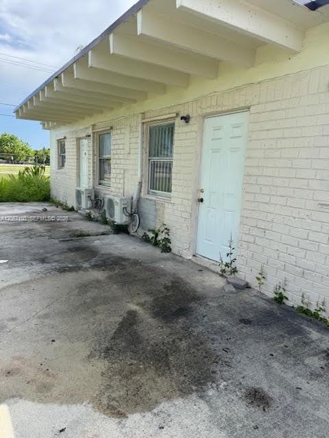 Building Photo - 134 SW 3rd Ct