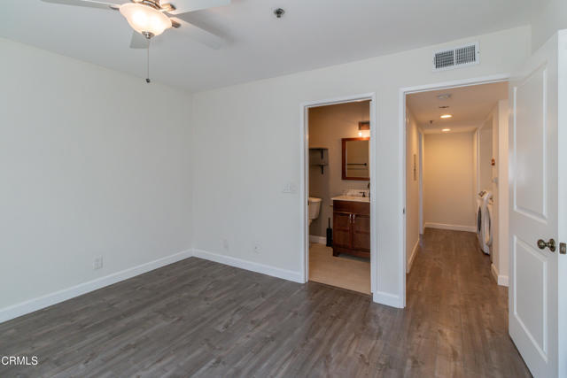 Building Photo - 625 E Del Mar Blvd