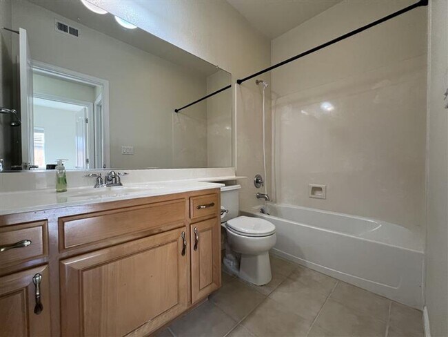 Building Photo - 2249 Zittel Dr