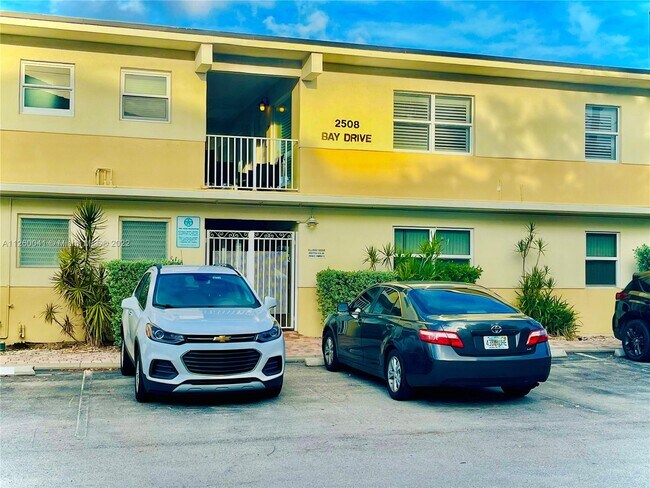 Primary Photo - 2508 Bay Dr
