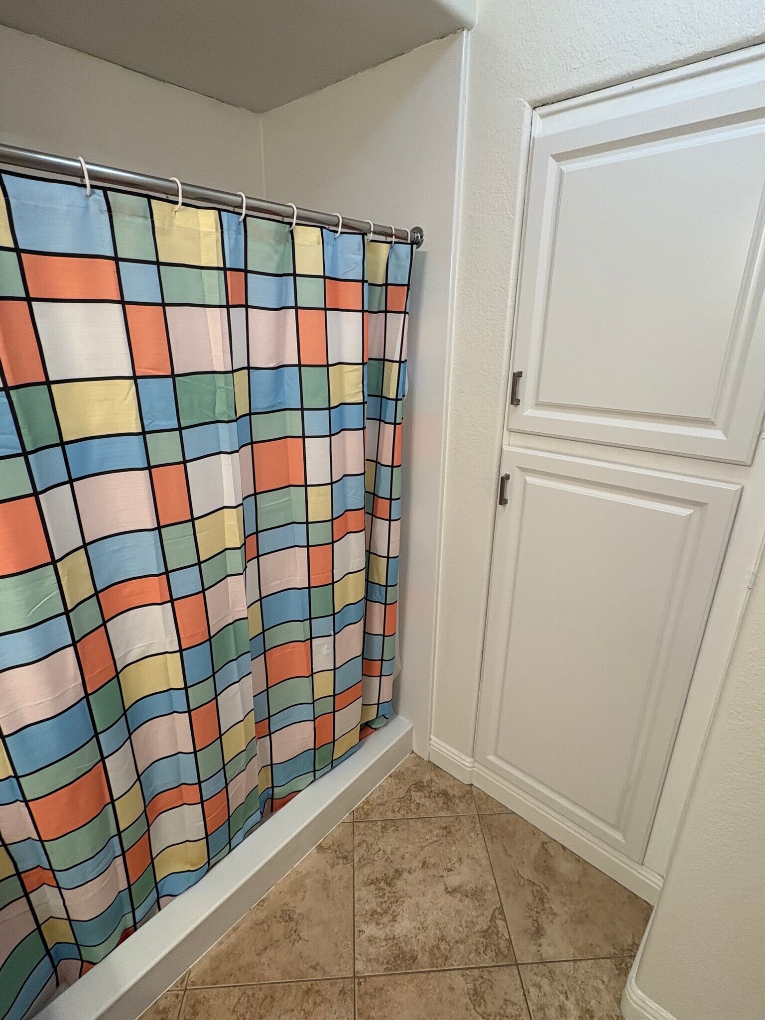 Building Photo - 24909 Madison Ave