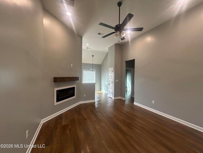 Building Photo - 401 Park St