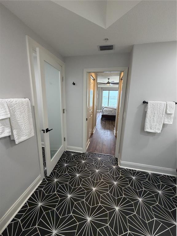 Building Photo - 6025 Sun Blvd