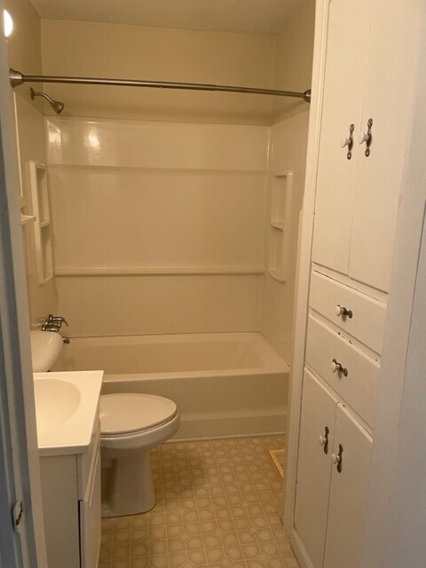 Bathroom - 3026 Saint Ann St