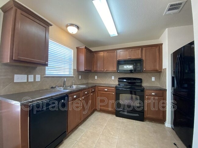 Building Photo - 903 Starlight Dr