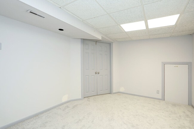 Building Photo - 966 N Auburn Woods Dr