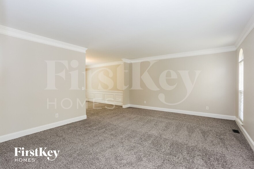 Building Photo - 8601 Glade Ct