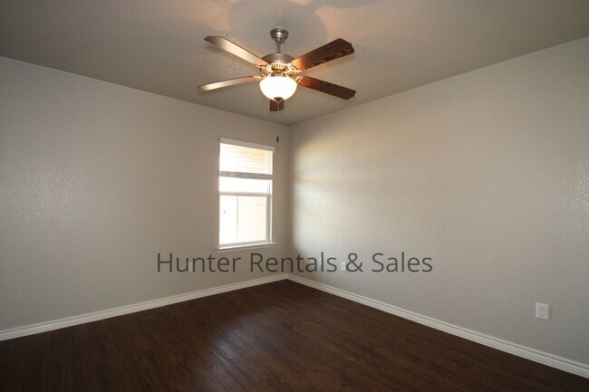 Building Photo - Luxury Duplex Close to Texas A&M-Central Texas