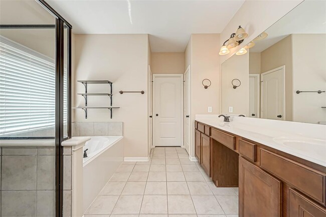 Building Photo - 26611 Glenrock Hills Dr
