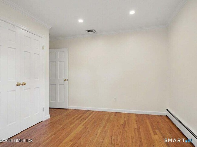 Building Photo - 5 Raphael Pl