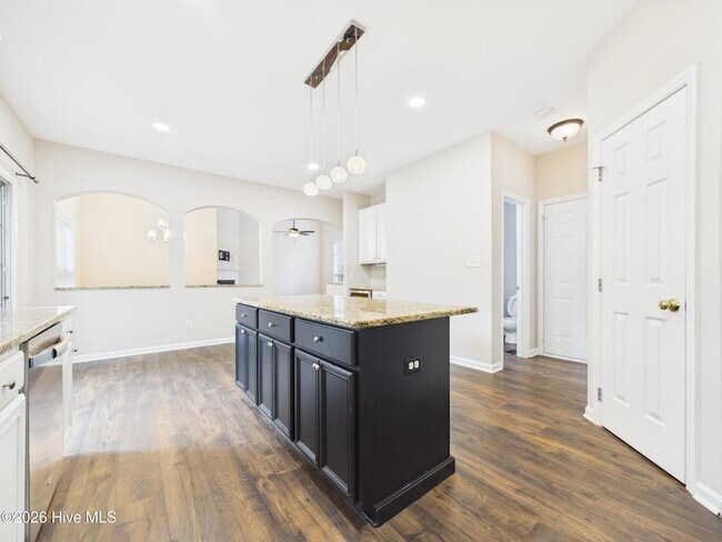 Building Photo - 5500 Yates Garden Ln