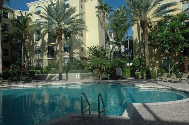 Building Photo - 630 S Sapodilla Ave