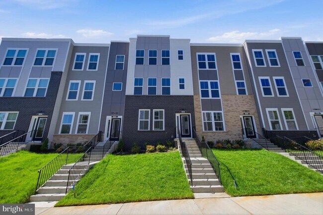 Building Photo - 18002 Alicia Ave