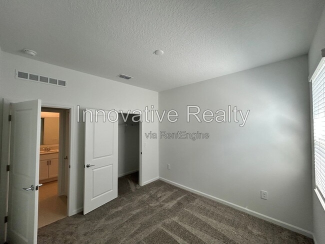 Building Photo - 699 Peroni Ave