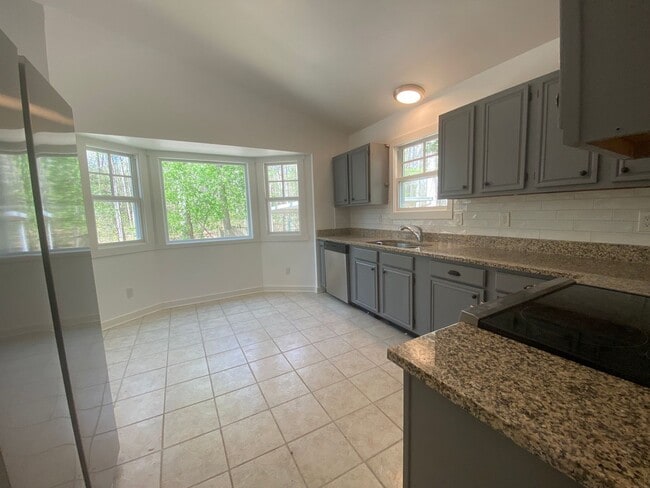 Building Photo - Charming Bungalow in Youngsville