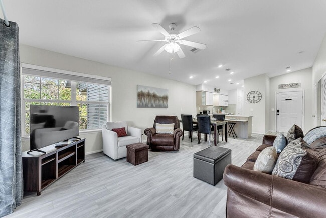 Building Photo - 155 W Rockford Dr