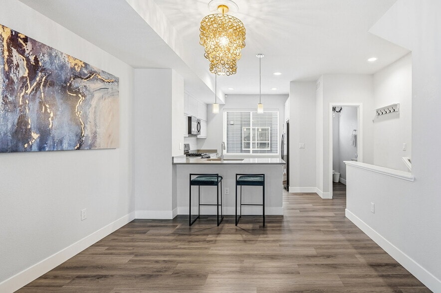 Kitchen Bar - 5528 W 10th Pl