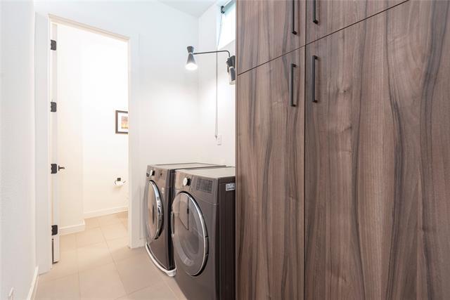 Building Photo - 1901 N Carroll Ave