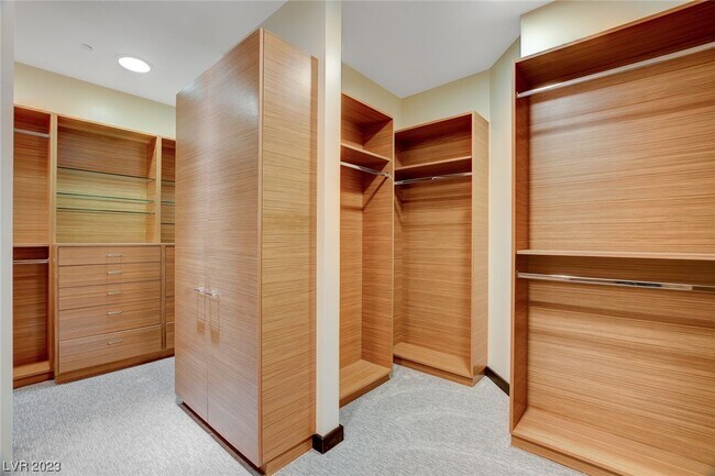 Building Photo - 3750 Las Vegas Blvd S