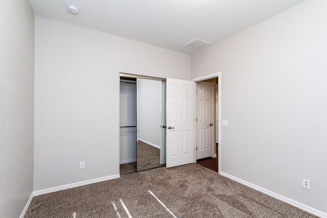 Building Photo - 3923 Shetland Pony St