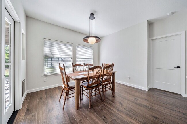 Building Photo - 8809 Corran Ferry Dr