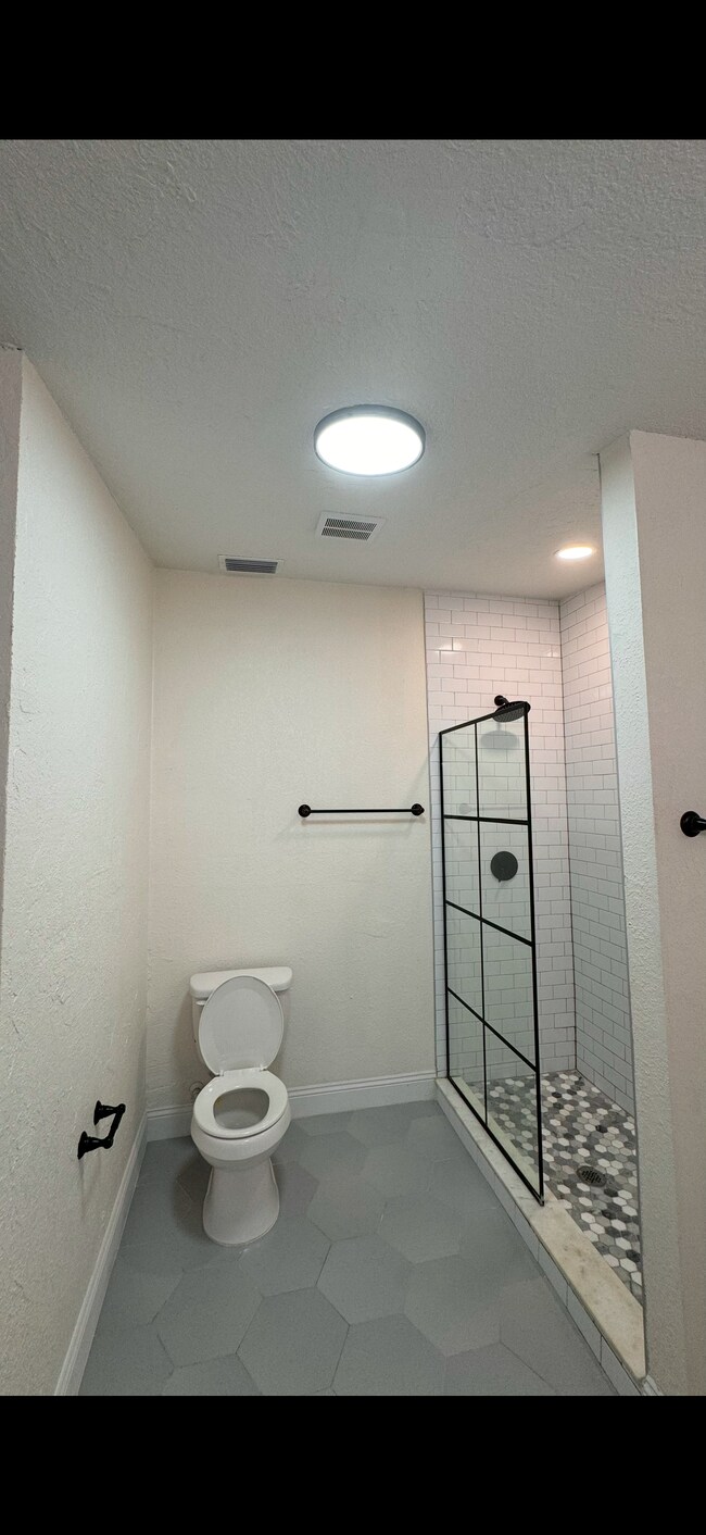 Building Photo - 4594 10th Ave N