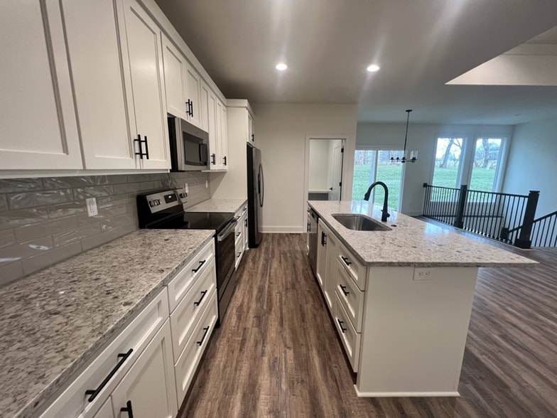 Building Photo - 1517 SW Hedgewood Ln