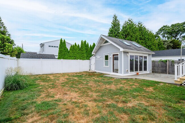 Building Photo - 316 Reef Rd