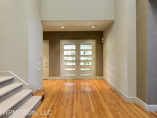Building Photo - 3 br, 2.5 bath House - 16862 SE 59th St