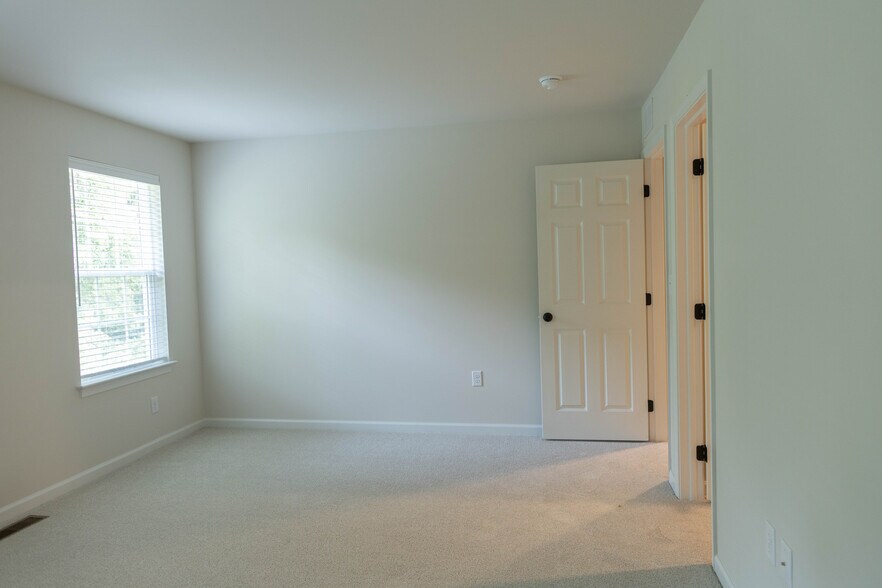 Building Photo - 89 Beech Tree Ct