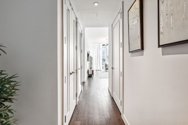 Building Photo - 160 2nd Ave S