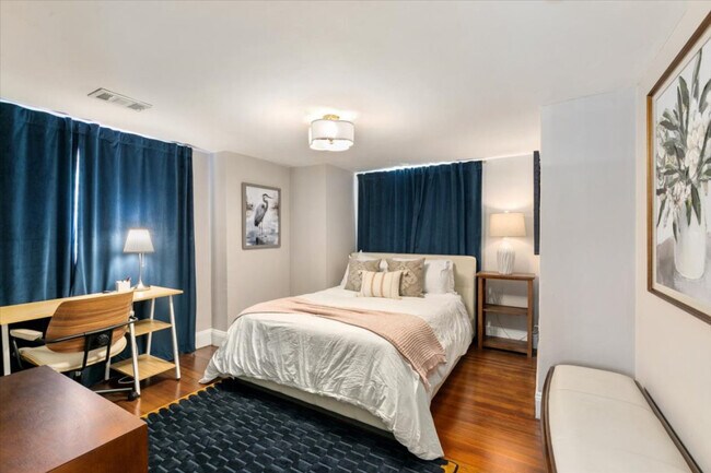 Building Photo - 17 Cedar Terrace