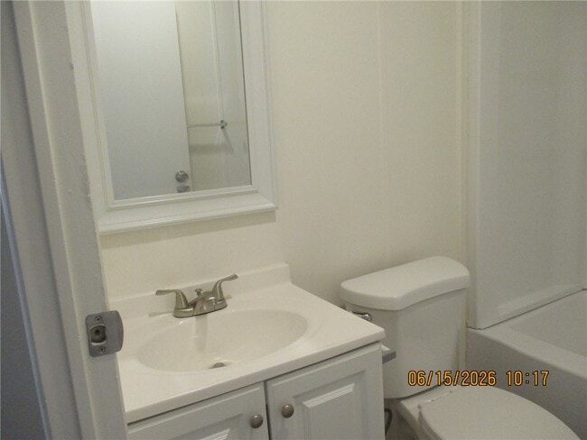 Building Photo - 569 Harbor Dr