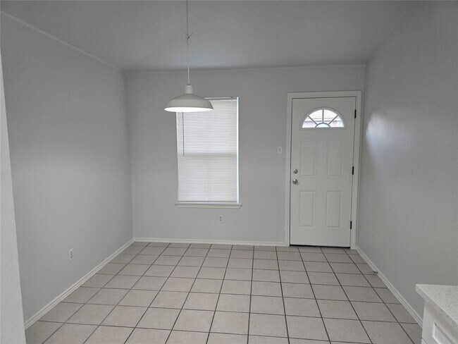 Building Photo - 103 Lucy Cove