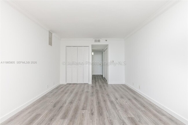 Building Photo - 7601 E Treasure Dr