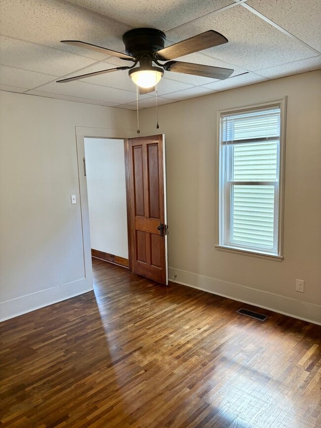 Building Photo - Check Out This 4-Bed/1-Bath House in Bluff...