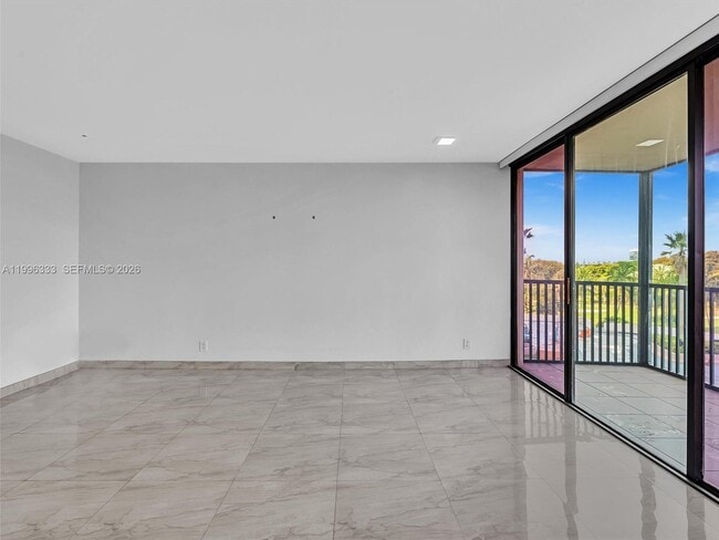 Building Photo - 20301 W Country Club Dr